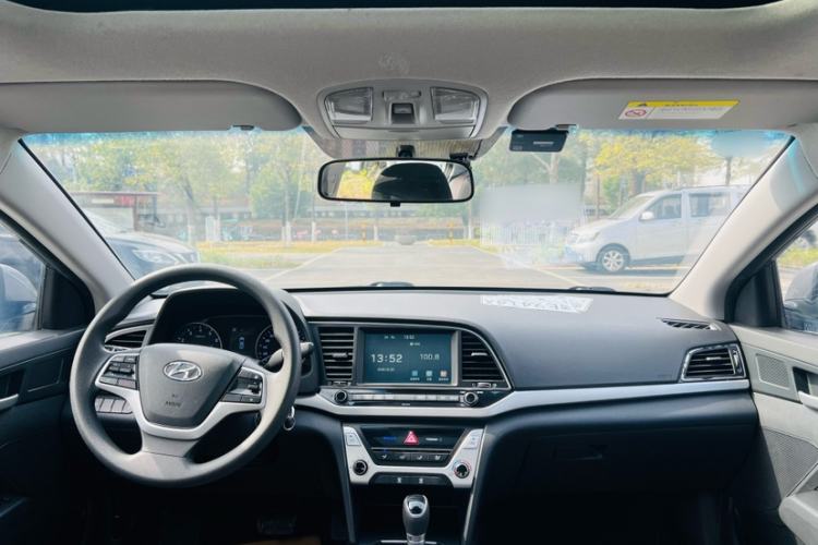 Used Hyundai Elantra (6th Generation / Lingdong) 2016 1.6L Automatic ZhiXuan – Elite Version Interior 4
