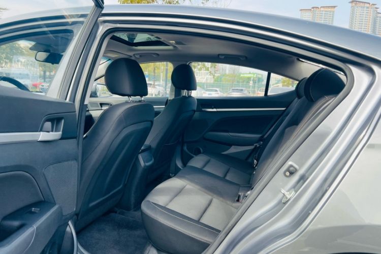 Used Hyundai Elantra (6th Generation / Lingdong) 2016 1.6L Automatic ZhiXuan – Elite Version Interior 5