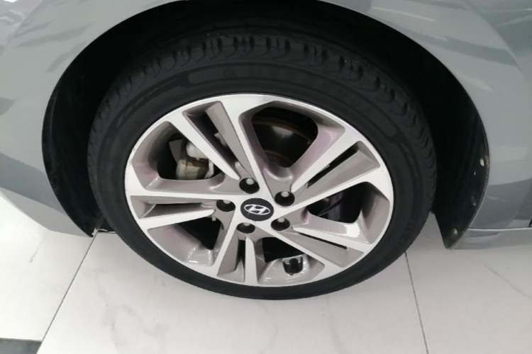 Used Hyundai Elantra (6th Generation / Lingdong) 2016 1.6L Automatic ZhiXuan – Elite Version Left Front Wheel Hub