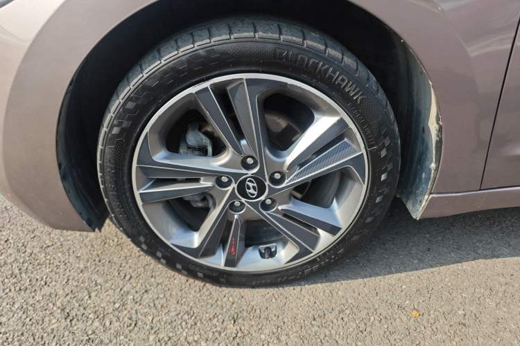 Used Hyundai Elantra (6th Generation / Lingdong) 2016 1.6L Automatic ZhiXuan · Youth Edition Left Front Wheel Hub
