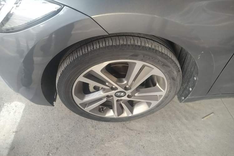 Used Hyundai Elantra (6th Generation / Lingdong) 2016 1.6L Automatic ZhiXuan – Elite Version Left Front Wheel Hub