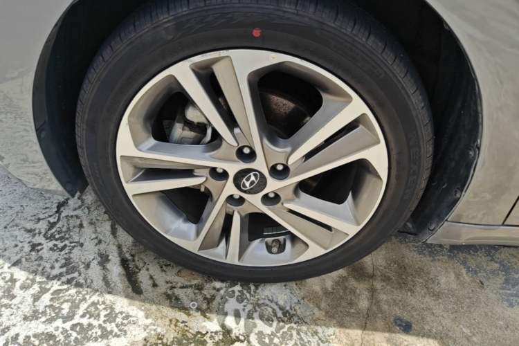 Used Hyundai Elantra (6th Generation / Lingdong) 2016 1.6L Automatic ZhiXuan – Elite Version Left Front Wheel Hub