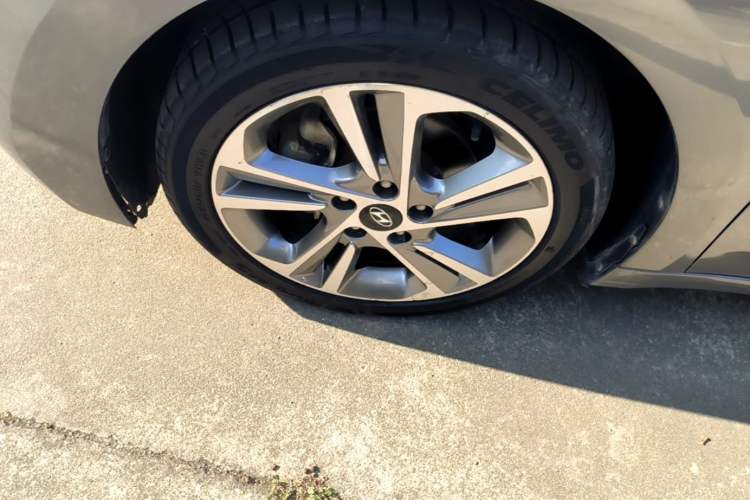 Used Hyundai Elantra (6th Generation / Lingdong) 2016 1.6L Automatic ZhiXuan – Elite Version Left Front Wheel Hub