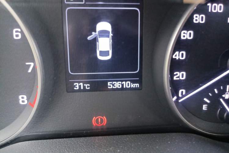 Used Hyundai Elantra (6th Generation / Lingdong) 2016 1.6L Automatic ZhiXuan – Elite Version Odometer Close Up