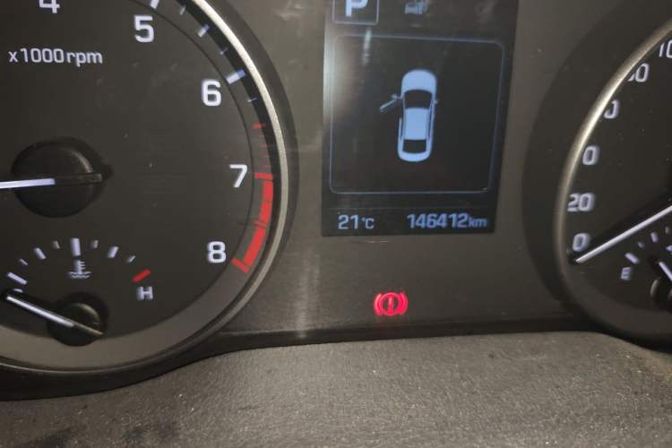 Used Hyundai Elantra (6th Generation / Lingdong) 2016 1.6L Automatic ZhiXuan – Elite Version Odometer Close Up