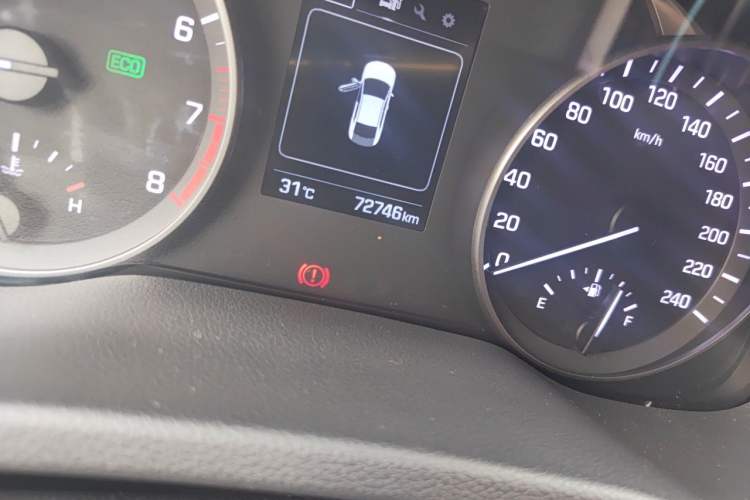 Used Hyundai Elantra (6th Generation / Lingdong) 2016 1.6L Automatic ZhiXuan – Elite Version Odometer Close Up
