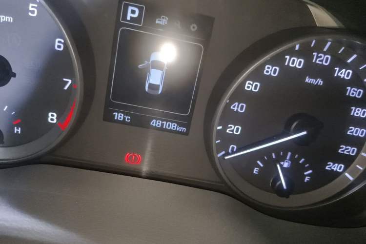 Used Hyundai Elantra (6th Generation / Lingdong) 2016 1.6L Automatic ZhiXuan – Elite Version Odometer Close Up