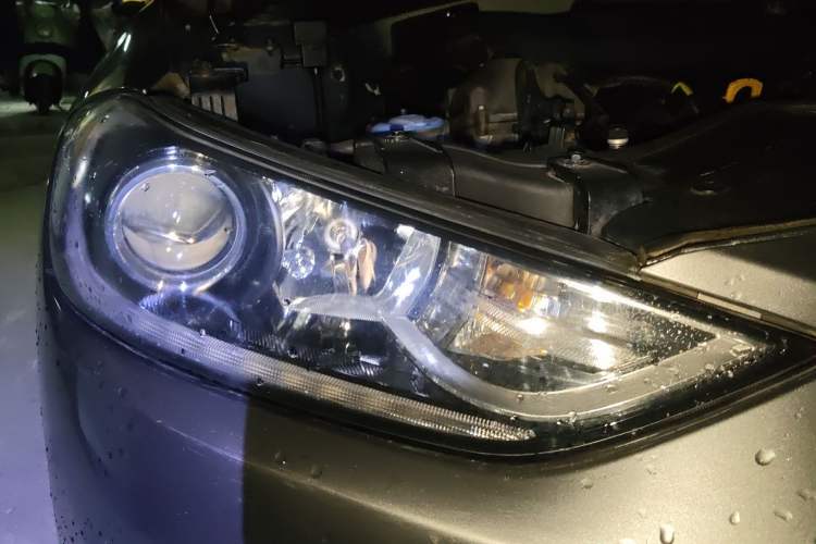 Used Hyundai Elantra (6th Generation / Lingdong) 2016 1.6L Automatic ZhiXuan – Elite Version Right Front Headlight