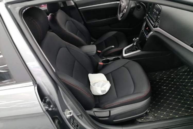 Used Hyundai Elantra (6th Generation / Lingdong) 2016 1.6L Automatic ZhiXuan – Elite Version Right Front Seat