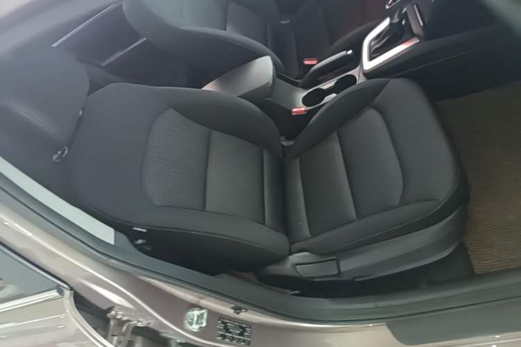 Used Hyundai Elantra (6th Generation / Lingdong) 2016 1.6L Automatic ZhiXuan – Elite Version Right Front Seat
