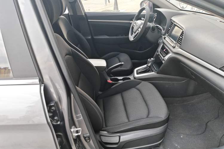 Used Hyundai Elantra (6th Generation / Lingdong) 2016 1.6L Automatic ZhiXuan – Elite Version Right Front Seat