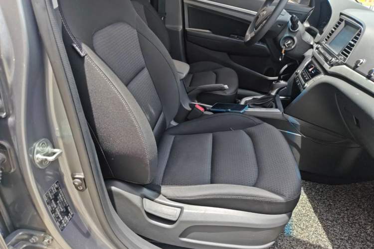 Used Hyundai Elantra (6th Generation / Lingdong) 2016 1.6L Automatic ZhiXuan – Elite Version Right Front Seat