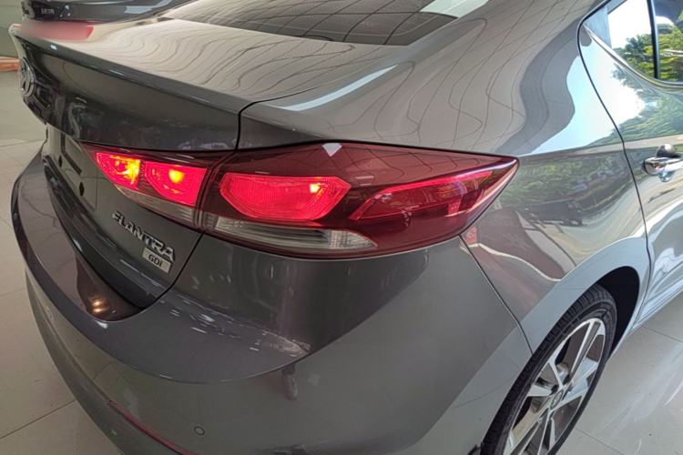 Used Hyundai Elantra (6th Generation / Lingdong) 2016 1.6L Automatic ZhiXuan – Elite Version Right Rear Taillight