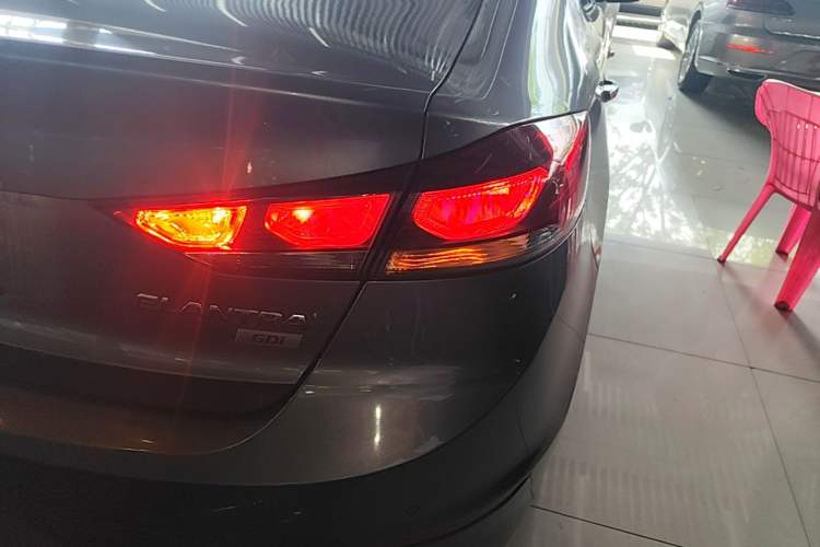 Used Hyundai Elantra (6th Generation / Lingdong) 2016 1.6L Automatic ZhiXuan – Elite Version Right Rear Taillight