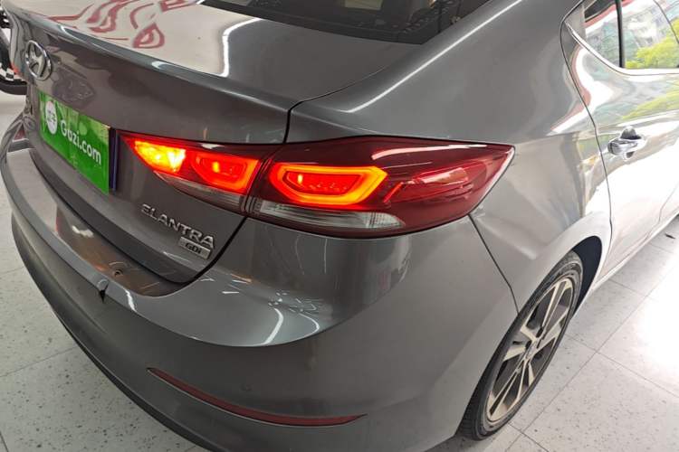 Used Hyundai Elantra (6th Generation / Lingdong) 2016 1.6L Automatic ZhiXuan · Luxury Version Right Rear Taillight