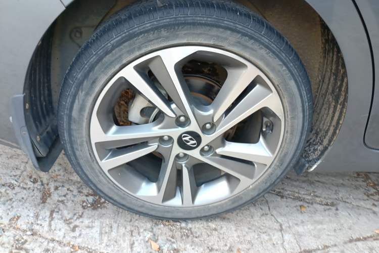 Used Hyundai Elantra (6th Generation / Lingdong) 2016 1.6L Automatic ZhiXuan – Elite Version Right Rear Wheel Hub