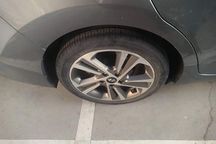 Used Hyundai Elantra (6th Generation / Lingdong) 2016 1.6L Automatic ZhiXuan – Elite Version Right Rear Wheel Hub