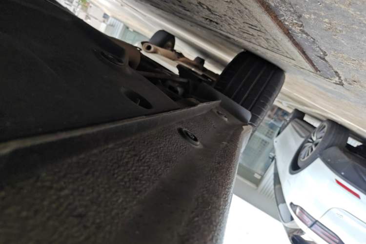 Used Hyundai Elantra (6th Generation / Lingdong) 2016 1.6L Automatic ZhiXuan – Elite Version Right Side Sill