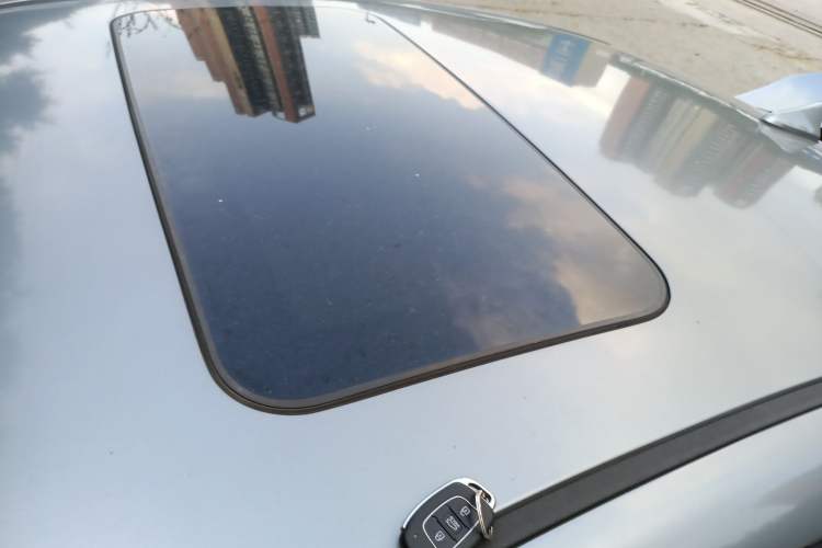 Used Hyundai Elantra (6th Generation / Lingdong) 2016 1.6L Automatic ZhiXuan – Elite Version Roof