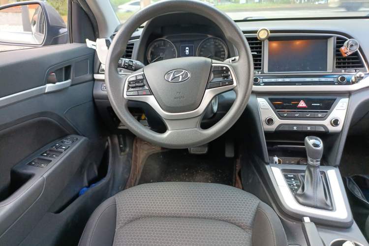 Used Hyundai Elantra (6th Generation / Lingdong) 2016 1.6L Automatic ZhiXuan – Elite Version Steering Wheel