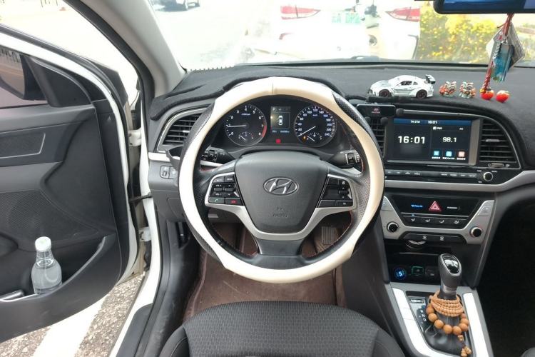 Used Hyundai Elantra (6th Generation / Lingdong) 2016 1.6L Automatic ZhiXuan – Elite Version Steering Wheel