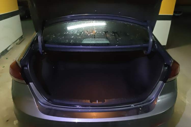 Used Hyundai Elantra (6th Generation / Lingdong) 2016 1.6L Automatic ZhiXuan – Elite Version Trunk
