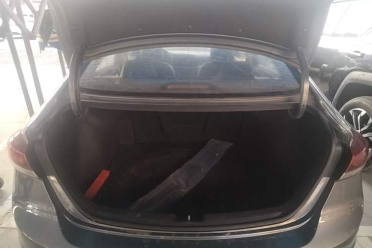 Used Hyundai Elantra (6th Generation / Lingdong) 2016 1.6L Automatic ZhiXuan – Elite Version Trunk