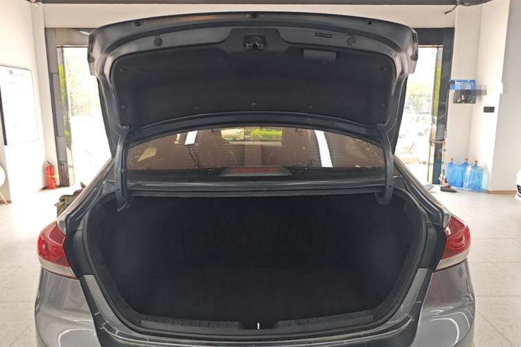 Used Hyundai Elantra (6th Generation / Lingdong) 2016 1.6L Automatic ZhiXuan · Luxury Version Trunk