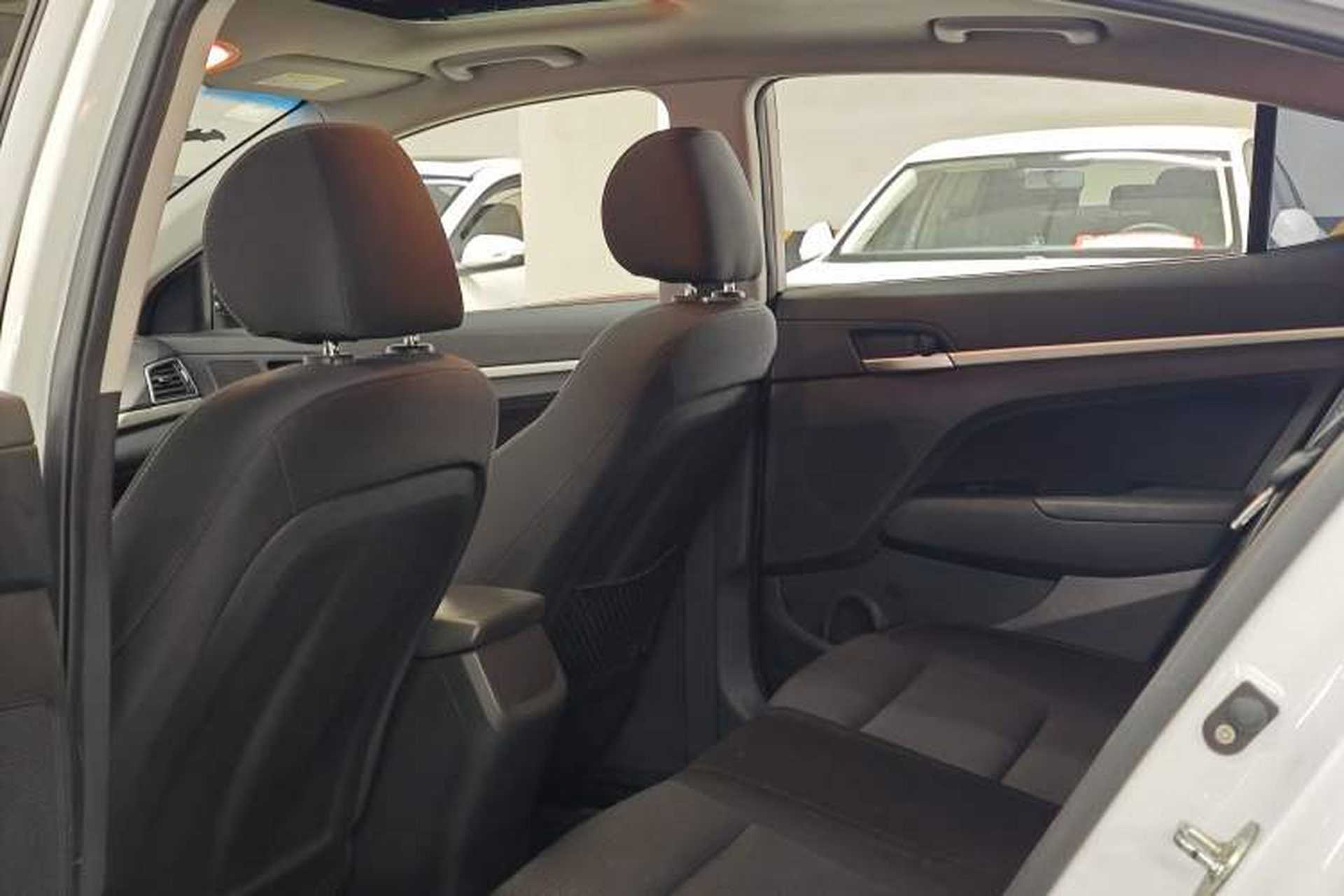 Used Hyundai Elantra (6th Generation / Lingdong) 2016 1.6L Automatic ZhiXuan – Elite Version Interior 2