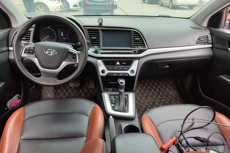 Used Hyundai Elantra (6th Generation / Lingdong) 2016 1.6L Automatic ZhiXuan – Elite Version Center Console