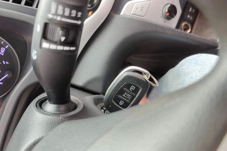 Used Hyundai Elantra (6th Generation / Lingdong) 2016 1.6L Automatic ZhiXuan – Elite Version Interior 1