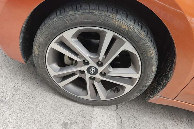 Used Hyundai Elantra (6th Generation / Lingdong) 2016 1.6L Automatic ZhiXuan – Elite Version Left Front Wheel Hub