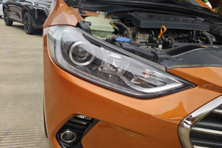Used Hyundai Elantra (6th Generation / Lingdong) 2016 1.4T Dual-Clutch Xuan Dong · Dynamic Version Right Front Headlight