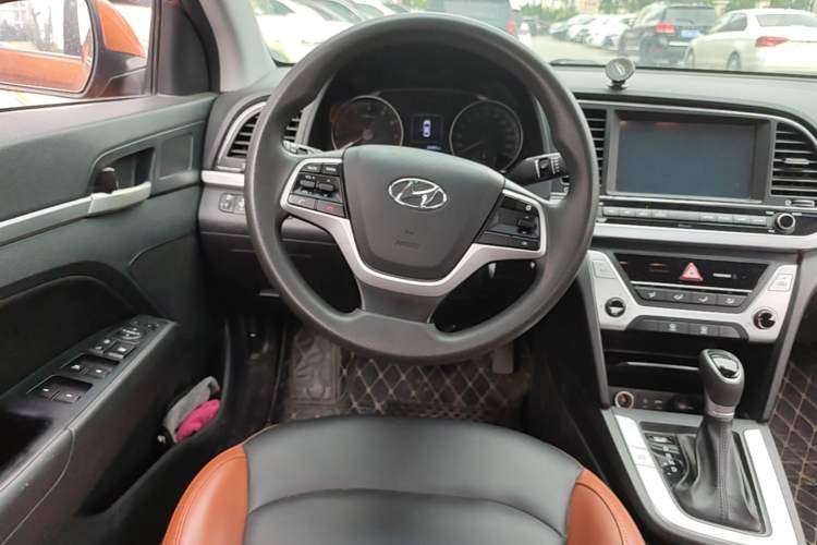 Used Hyundai Elantra (6th Generation / Lingdong) 2016 1.6L Automatic ZhiXuan – Elite Version Steering Wheel