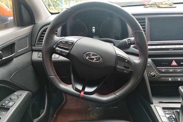 Used Hyundai Elantra (6th Generation / Lingdong) 2016 1.4T Dual-Clutch Xuan Dong · Dynamic Version Steering Wheel