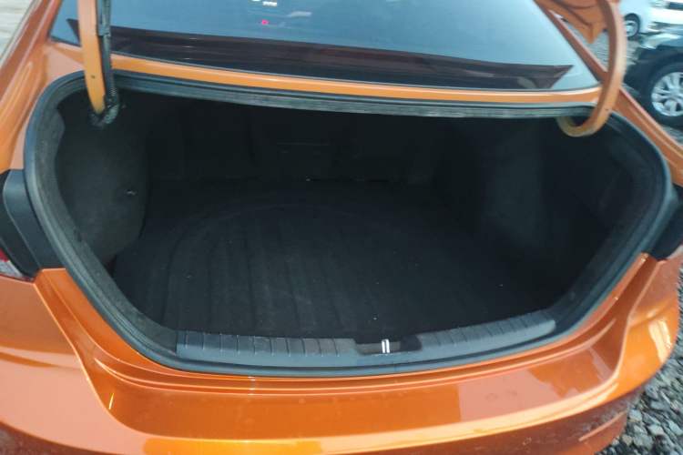 Used Hyundai Elantra (6th Generation / Lingdong) 2016 1.6L Automatic ZhiXuan – Elite Version Trunk