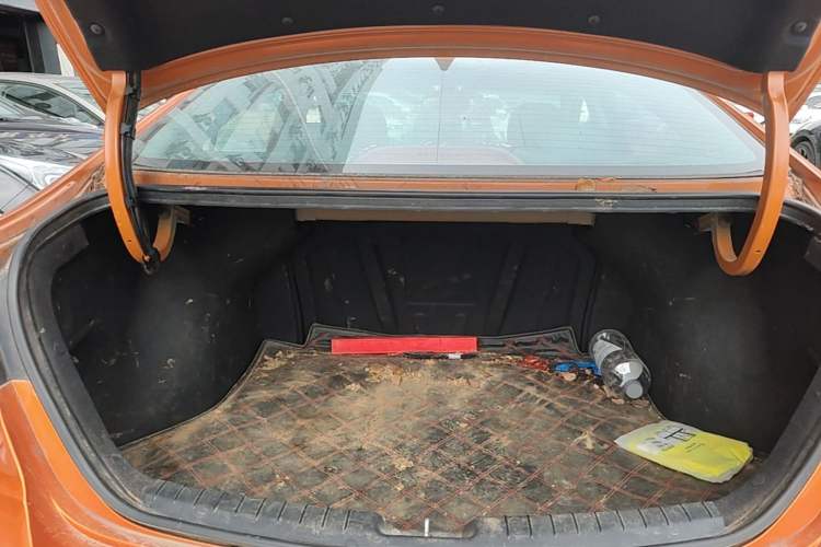 Used Hyundai Elantra (6th Generation / Lingdong) 2016 1.6L Automatic ZhiXuan – Elite Version Trunk
