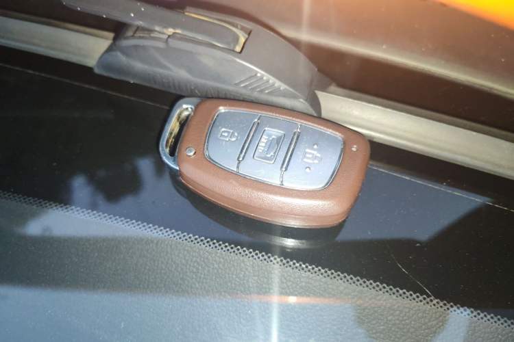 Used Hyundai Elantra (6th Generation / Lingdong) 2016 1.6L Automatic ZhiXuan – Elite Version Vehicle Key