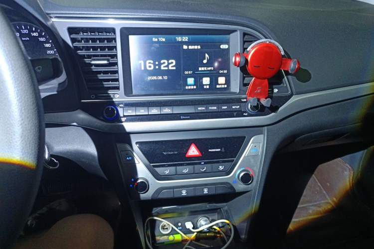 Used Hyundai Elantra (6th Generation / Lingdong) 2016 1.6L Automatic ZhiXuan – Elite Version Audio And AC Panel