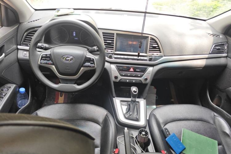 Used Hyundai Elantra (6th Generation / Lingdong) 2016 1.6L Automatic ZhiXuan – Elite Version Center Console