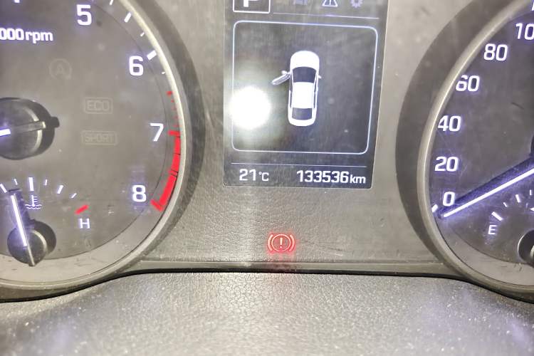 Used Hyundai Elantra (6th Generation / Lingdong) 2016 1.6L Automatic ZhiXuan – Elite Version Odometer Close Up