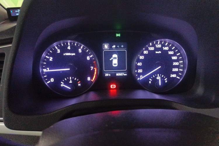 Used Hyundai Elantra (6th Generation / Lingdong) 2016 1.6L Automatic ZhiXuan – Elite Version Odometer Close Up