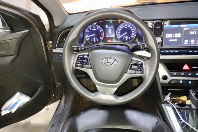 Used Hyundai Elantra (6th Generation / Lingdong) 2016 1.6L Automatic ZhiXuan – Elite Version Steering Wheel