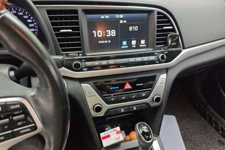 Used Hyundai Elantra (6th Generation / Lingdong) 2016 1.6L Automatic ZhiXuan · Luxury Version Audio And AC Panel