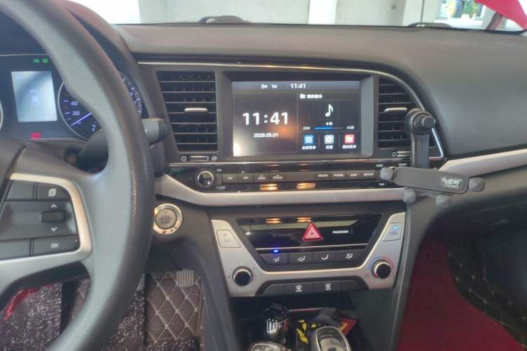 Used Hyundai Elantra (6th Generation / Lingdong) 2016 1.6L Automatic ZhiXuan – Elite Version Audio And AC Panel