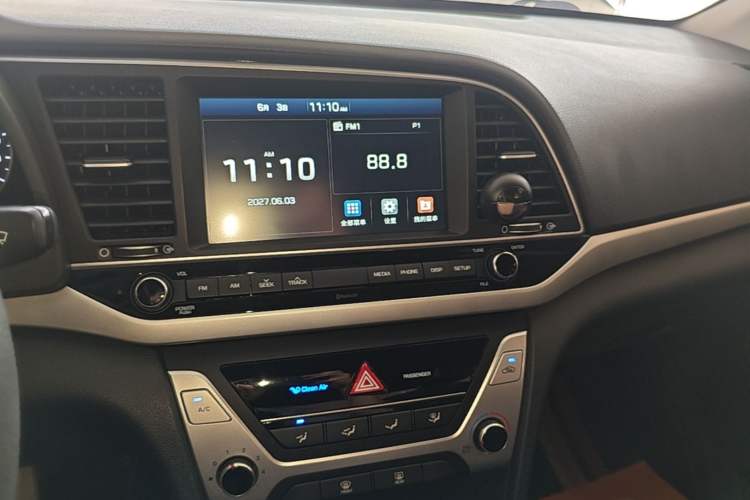 Used Hyundai Elantra (6th Generation / Lingdong) 2016 1.6L Automatic ZhiXuan – Elite Version Audio And AC Panel