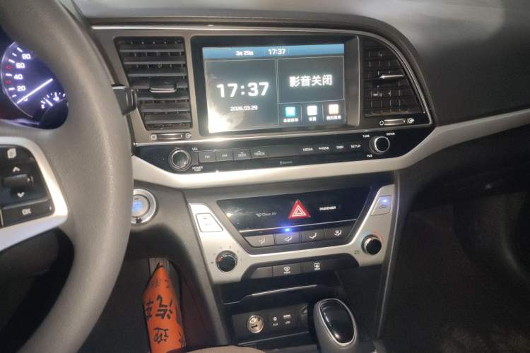 Used Hyundai Elantra (6th Generation / Lingdong) 2016 1.6L Automatic ZhiXuan – Elite Version Audio And AC Panel