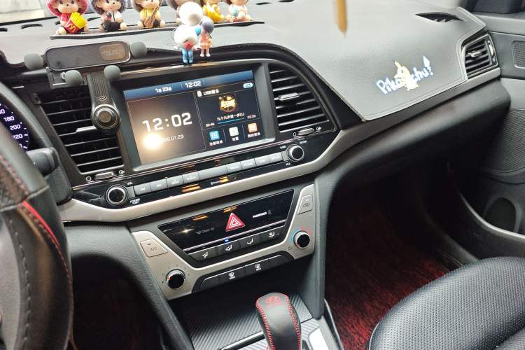 Used Hyundai Elantra (6th Generation / Lingdong) 2016 1.6L Automatic ZhiXuan – Elite Version Audio And AC Panel