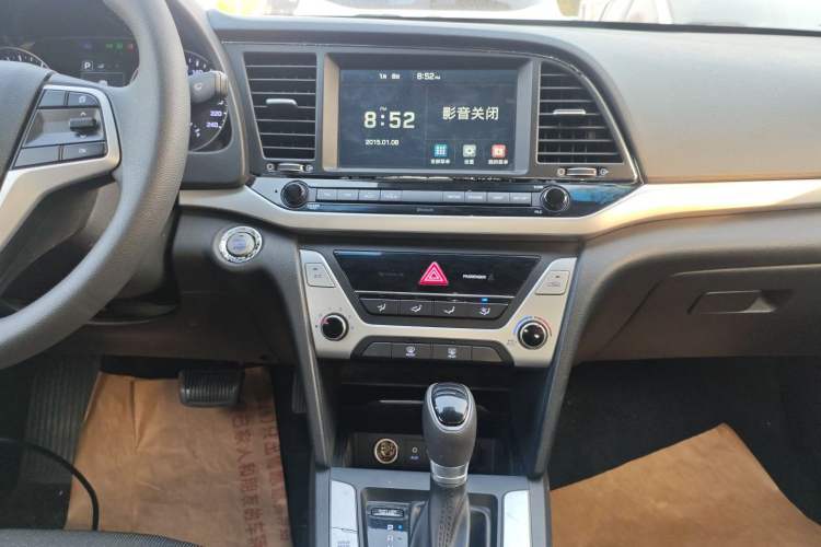 Used Hyundai Elantra (6th Generation / Lingdong) 2016 1.6L Automatic ZhiXuan – Elite Version Audio And AC Panel