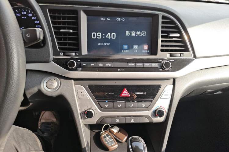 Used Hyundai Elantra (6th Generation / Lingdong) 2016 1.6L Automatic ZhiXuan – Elite Version Audio And AC Panel